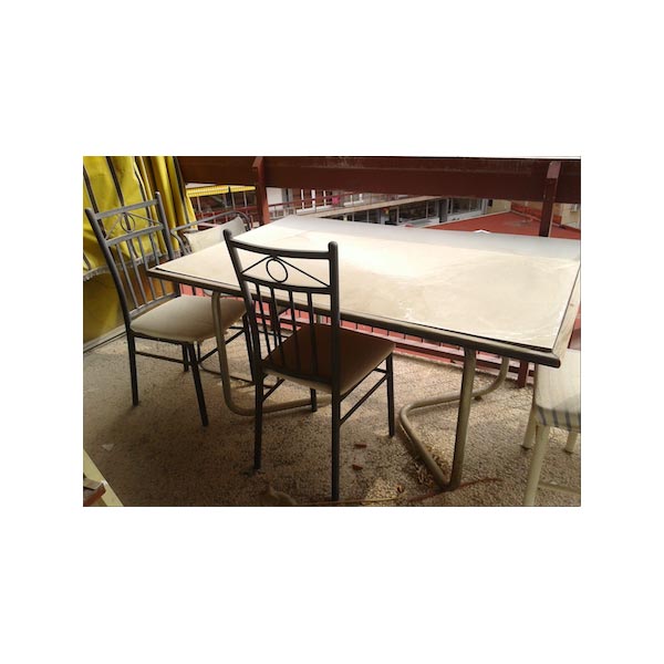 REGALO Mesa y sillas REGALO Mesa y sillas
